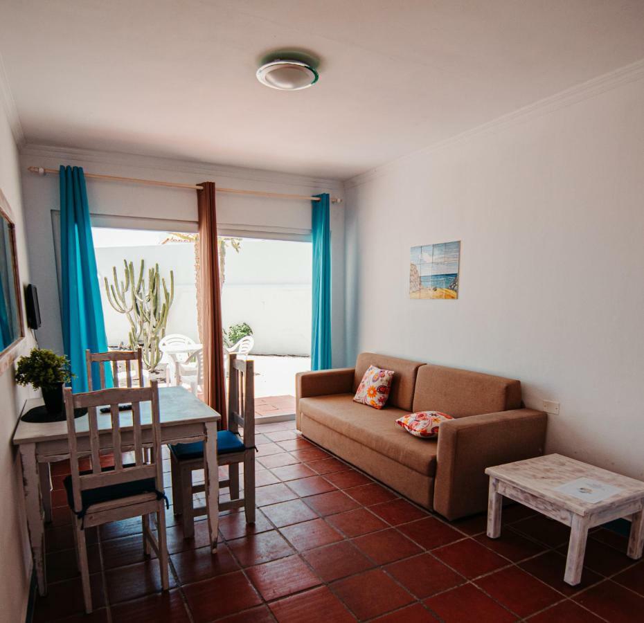 Apartamentos Punta Elena Beach Коральео Экстерьер фото