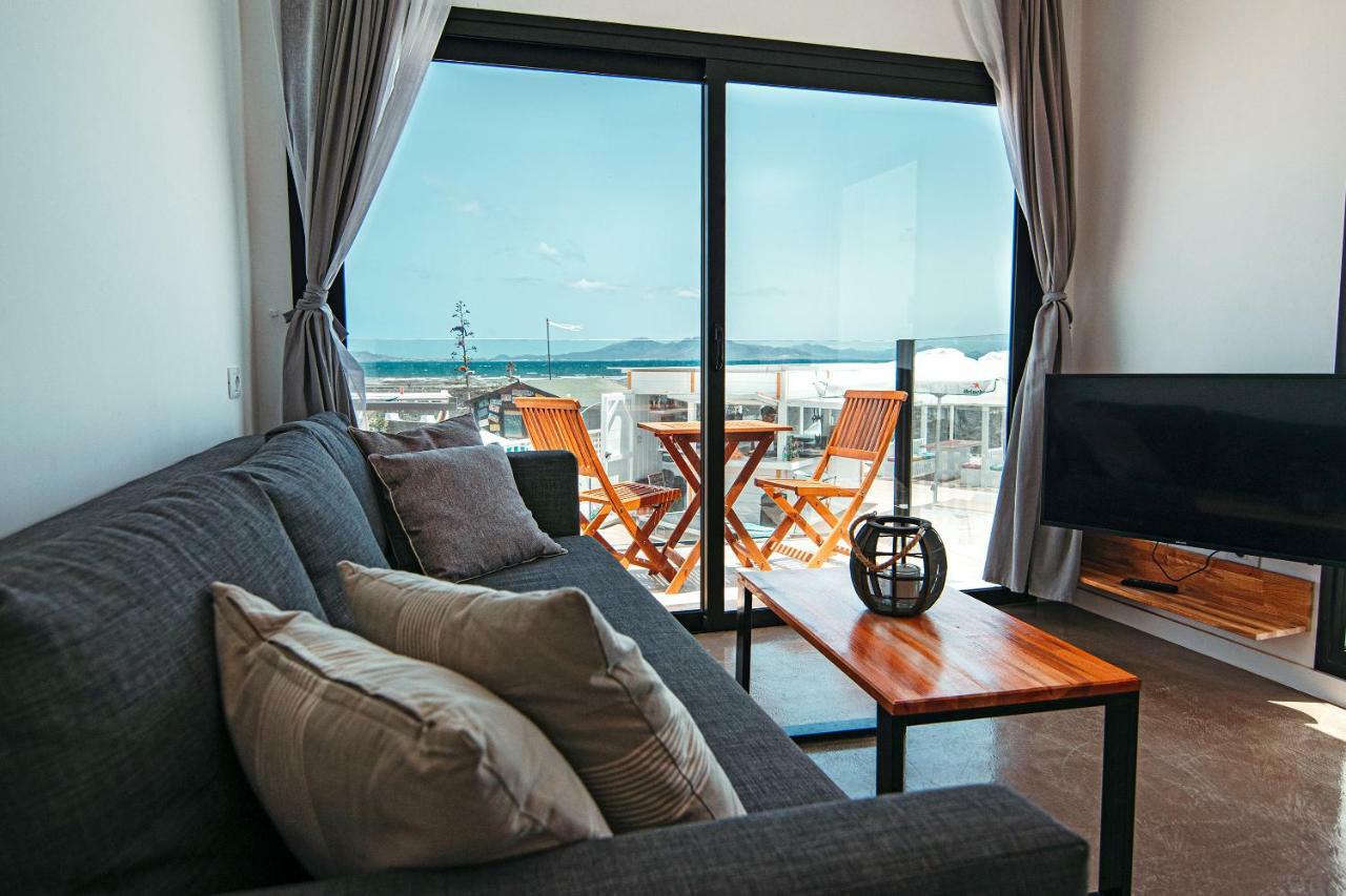 Apartamentos Punta Elena Beach Коральео Экстерьер фото